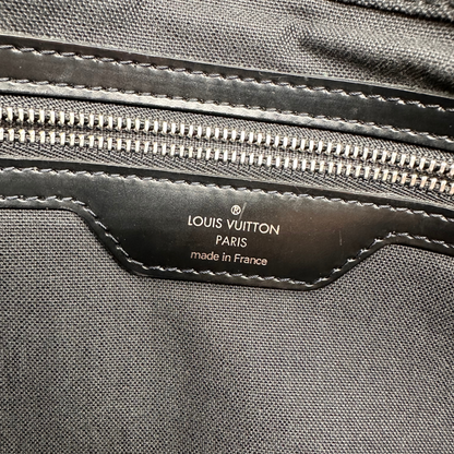 Louis Vuitton Black Taiga Viktor Mens Messenger Bag